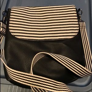 Studio thirty-one modern body crossbody purse